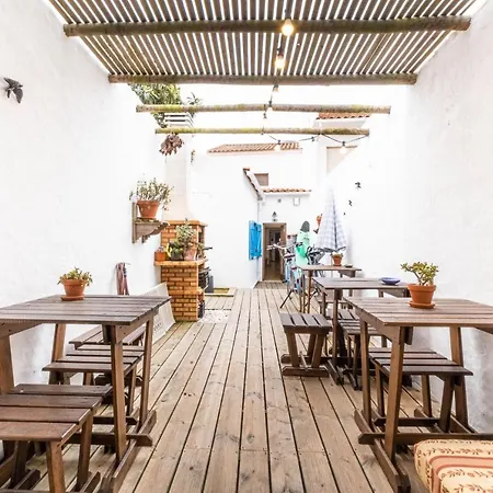 بيت شباب Castaway *