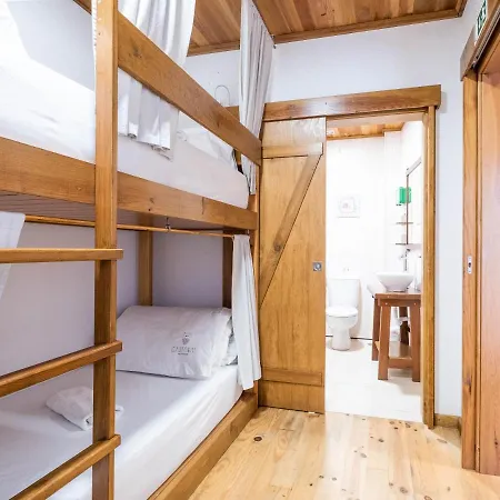 بيت شباب Castaway باليال